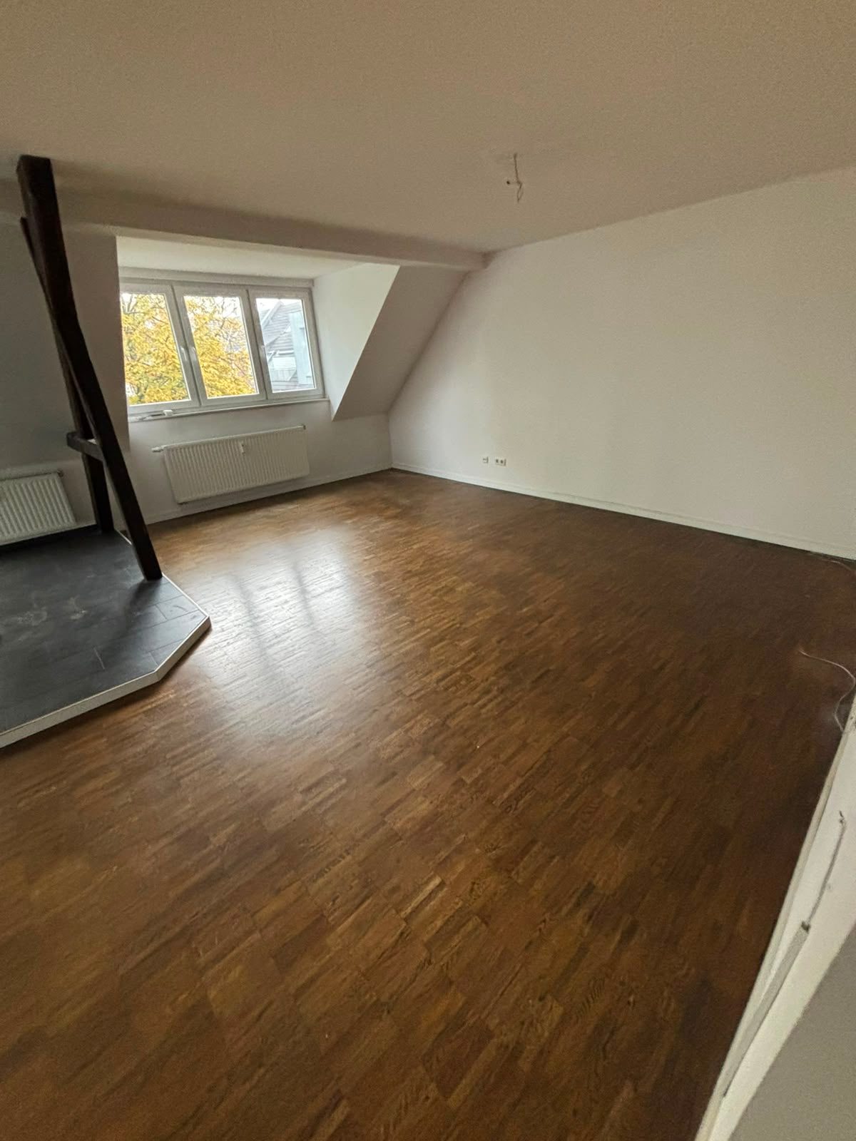 Wohnung in Düsseldorf nach der Entrümpelung, besenrein übergeben (Bild 2)