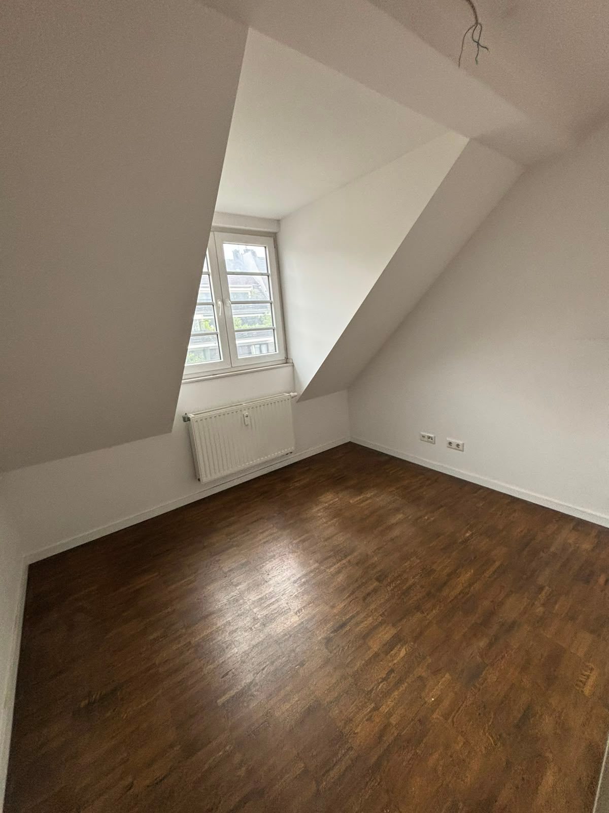 Wohnung in Düsseldorf nach der Entrümpelung, besenrein übergeben (Bild 6)