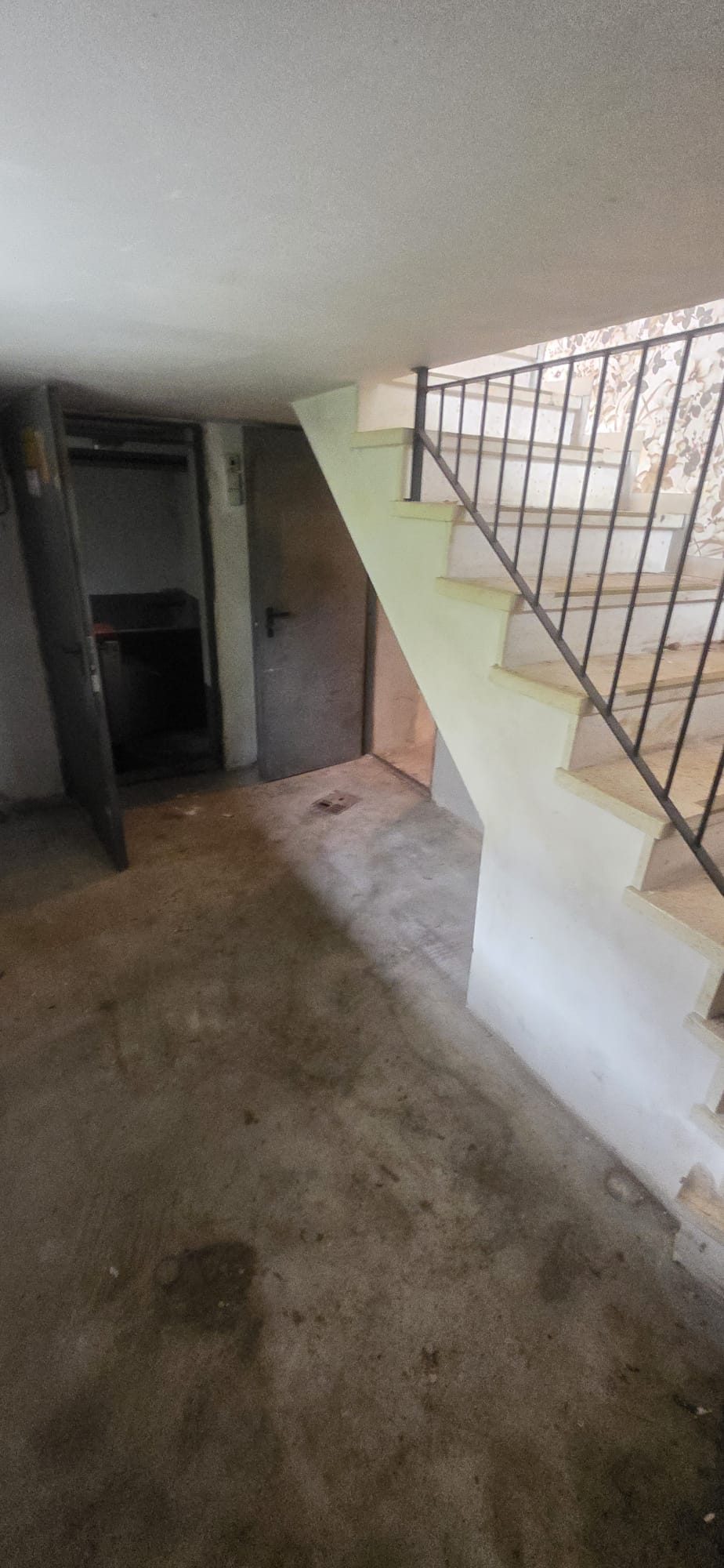 Haus in Düsseldorf-Itter nach der Entrümpelung, besenrein übergeben (Bild 5)