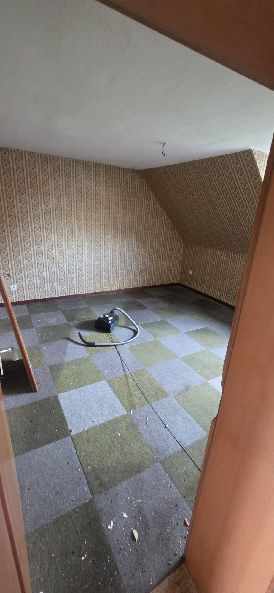 Haus in Düsseldorf-Itter nach der Entrümpelung, besenrein übergeben (Bild 6)