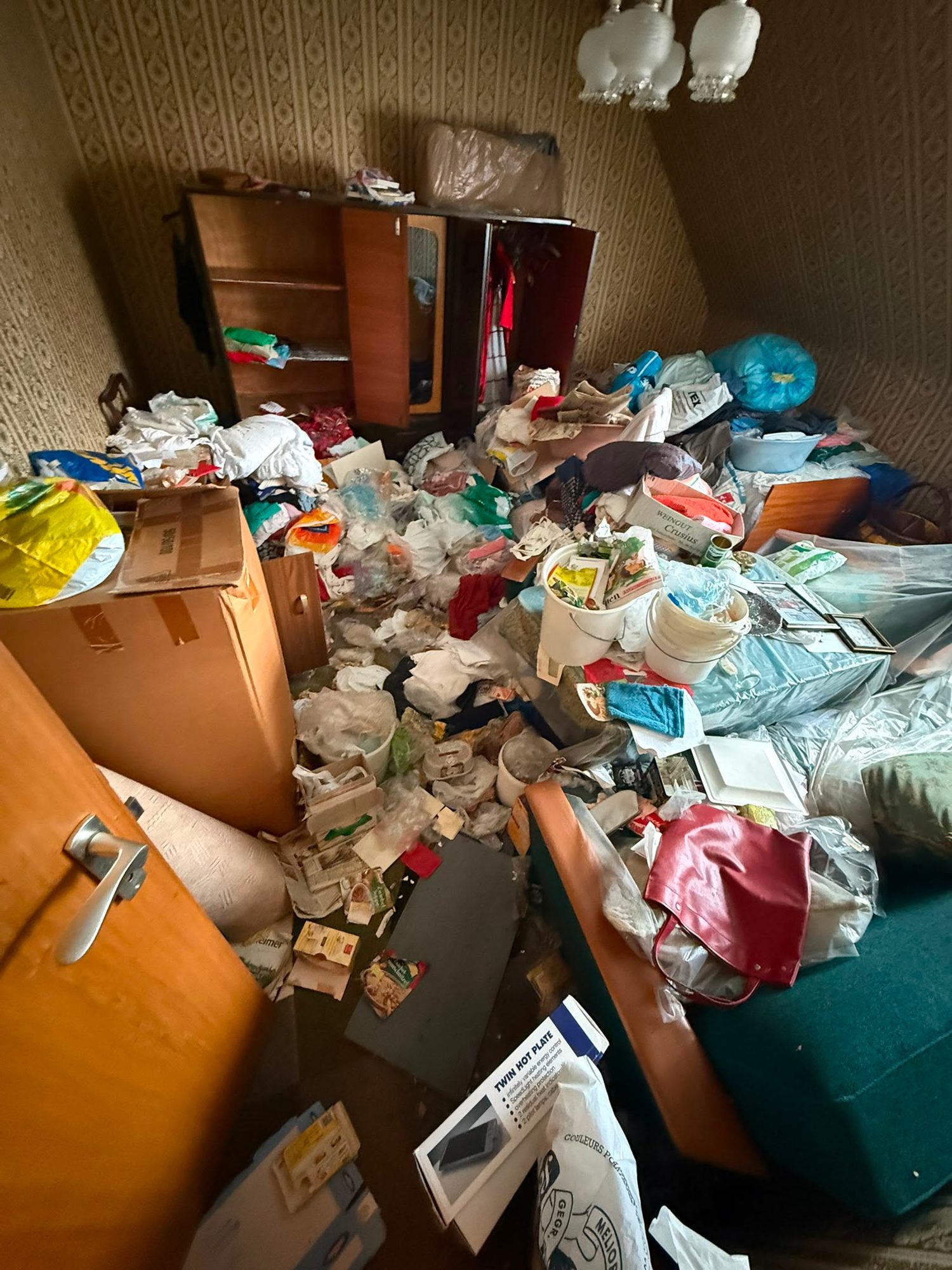 Haus in Düsseldorf-Itter vor der Entrümpelung (Bild 13)