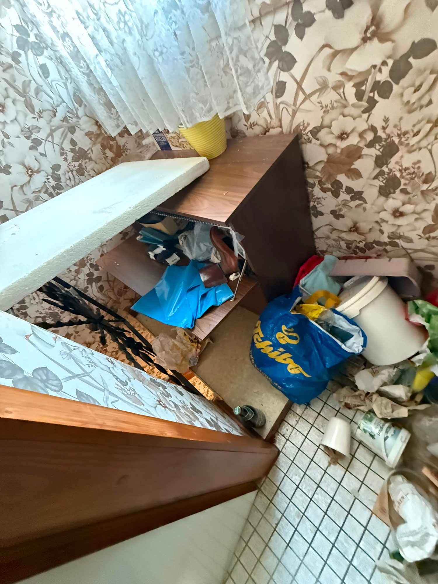 Haus in Düsseldorf-Itter vor der Entrümpelung (Bild 15)