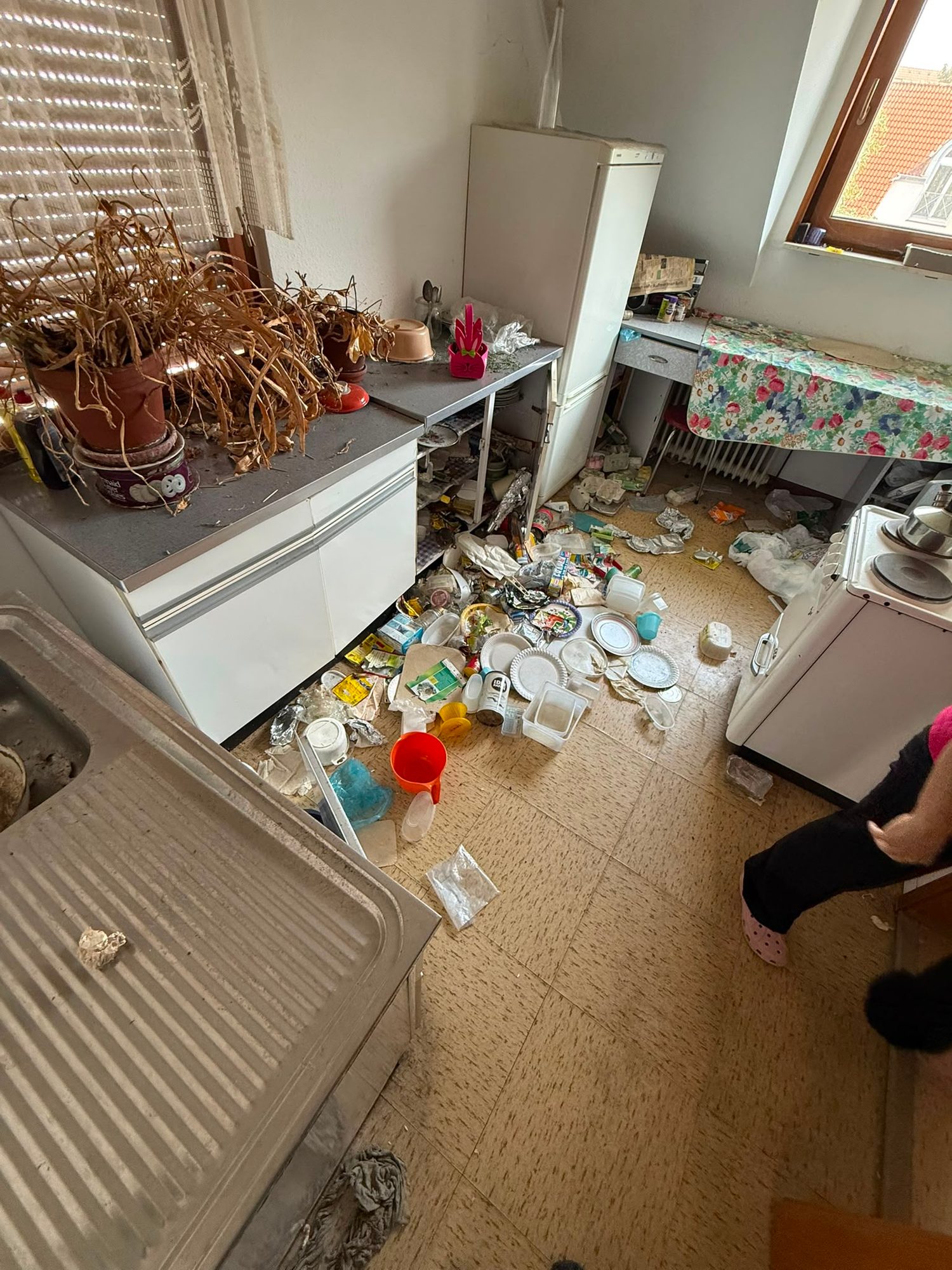 Haus in Düsseldorf-Itter vor der Entrümpelung (Bild 17)