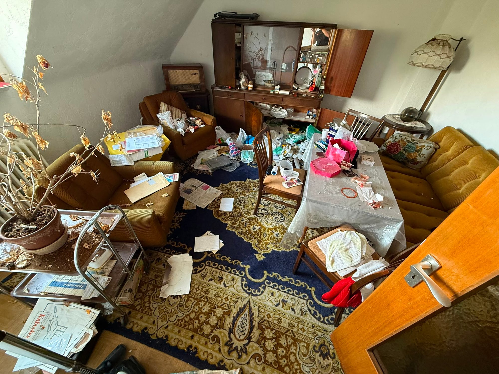 Haus in Düsseldorf-Itter vor der Entrümpelung (Bild 18)
