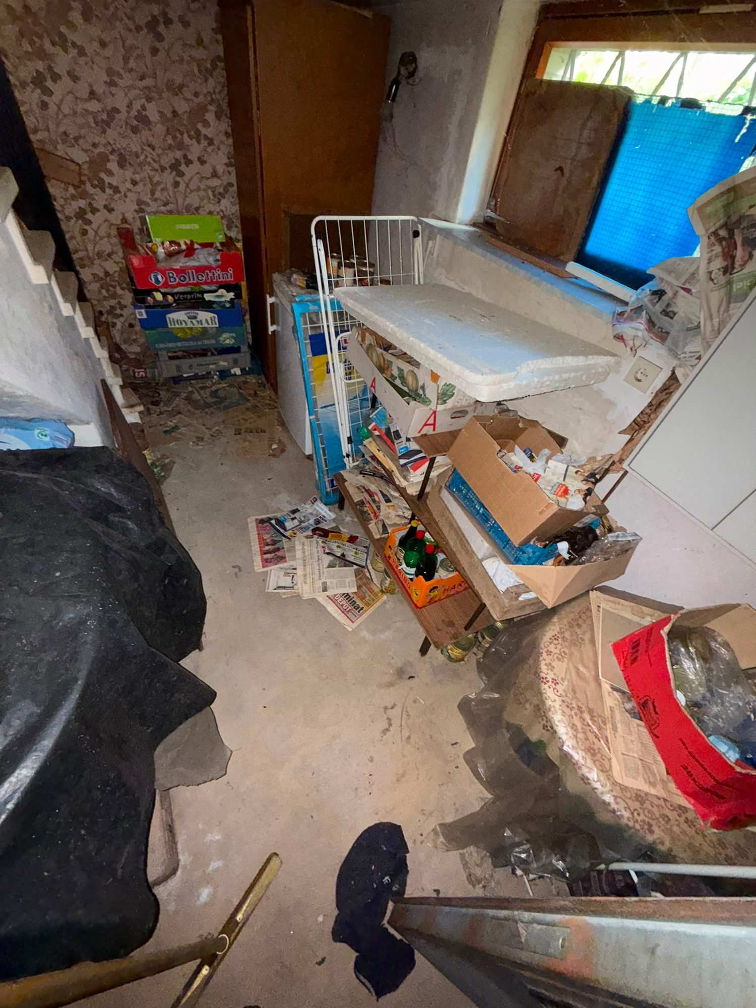 Haus in Düsseldorf-Itter vor der Entrümpelung (Bild 8)