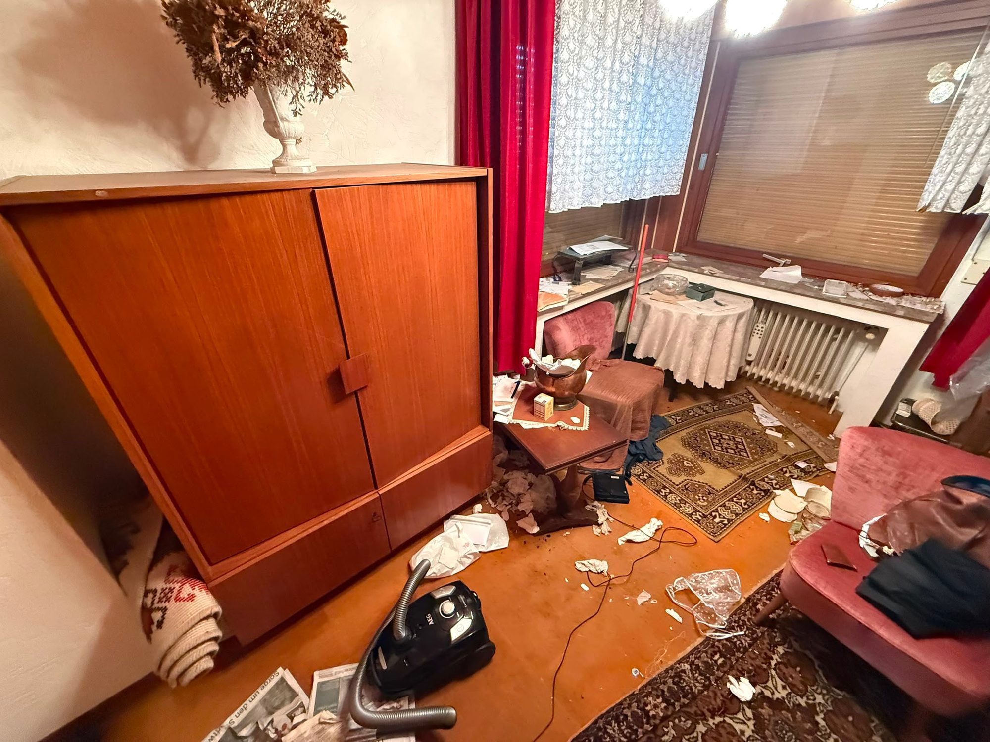 Haus in Düsseldorf-Itter vor der Entrümpelung (Bild 9)
