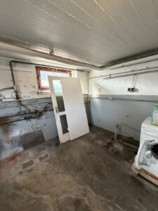 Haus in Düsseldorf-Wersten nach der Entrümpelung, besenrein übergeben (Bild 1)