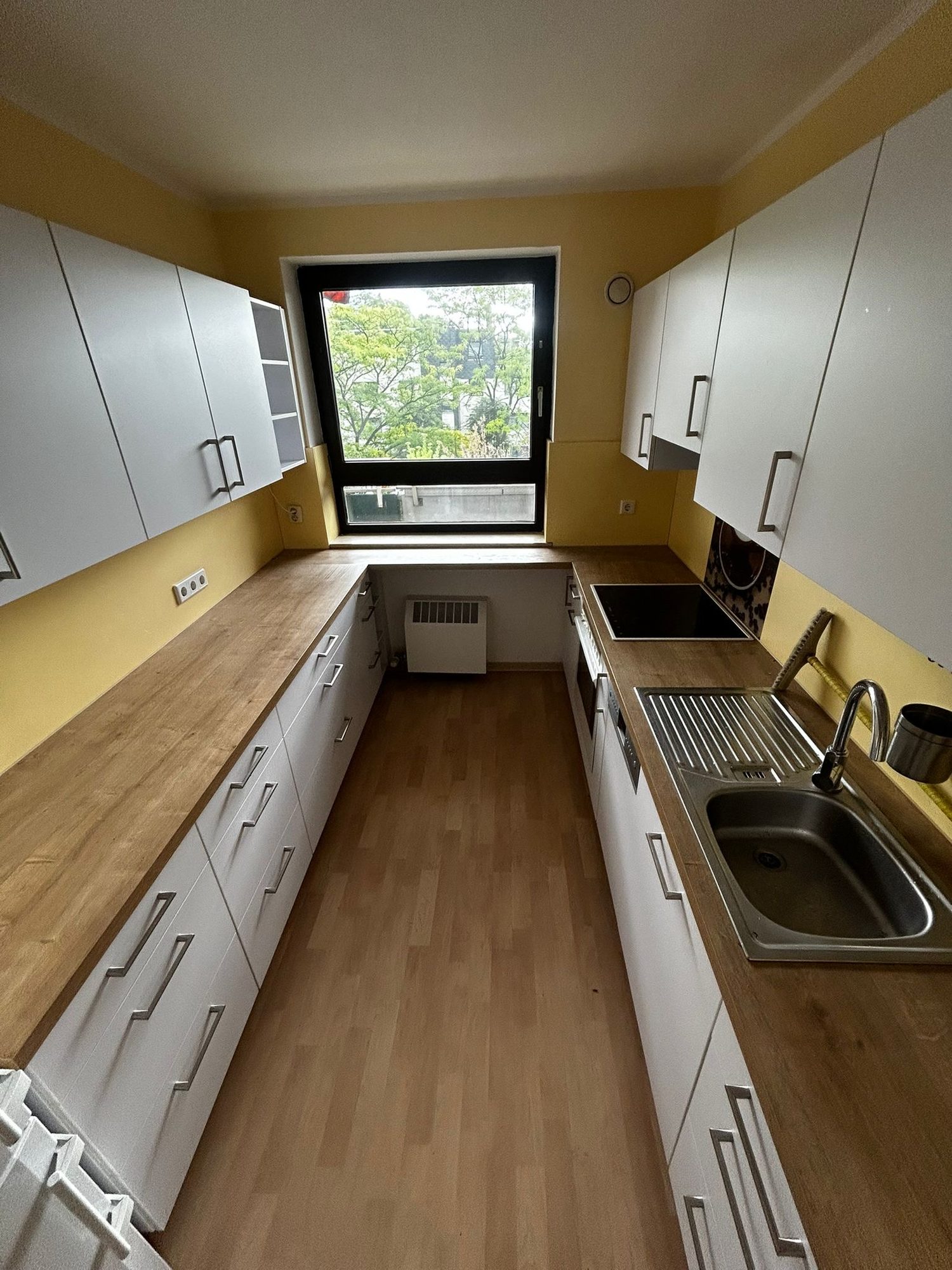 Wohnung in Erkrath-Hochdahl nach der Entrümpelung, besenrein übergeben (Bild 6)