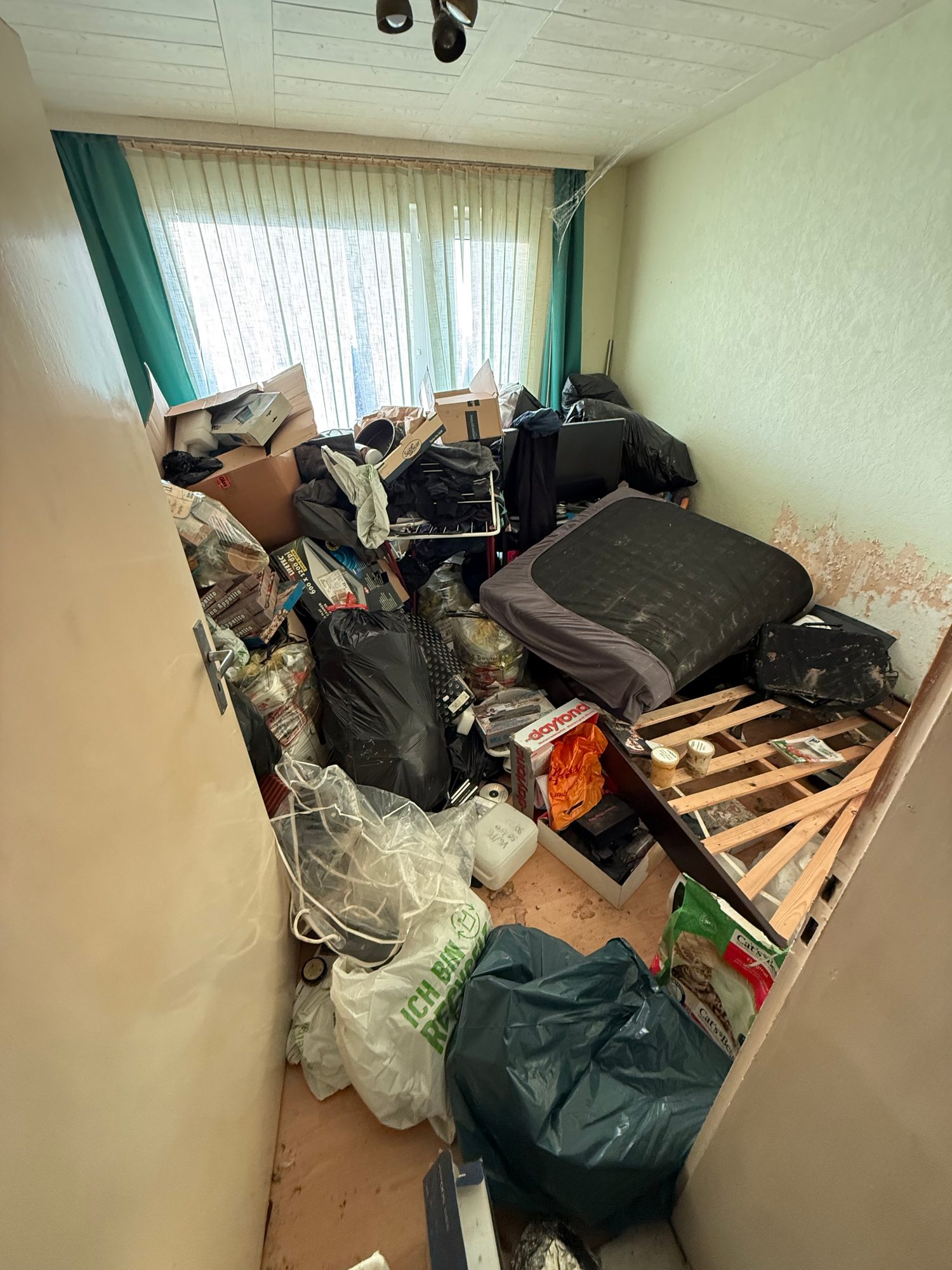 Wohnung in Heiligenhaus vor der Entrümpelung (Bild 7)